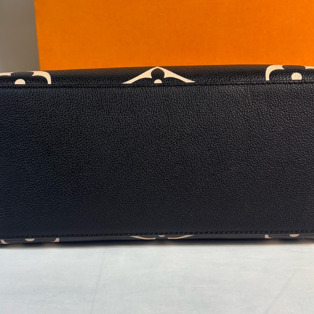 Louis Vuitton Bicolor Petite Palais Sold - Picture 11 of 16